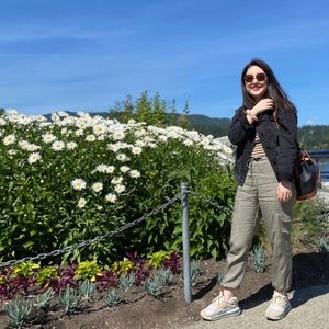 Meet your Posher, Jenny